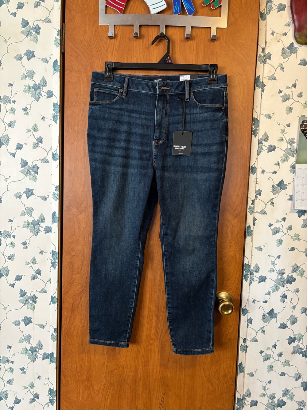 c-1 Simply Vera Wang Skinny High Rise Denim